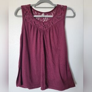 Sleeveless Burgundy Lace Trim Top